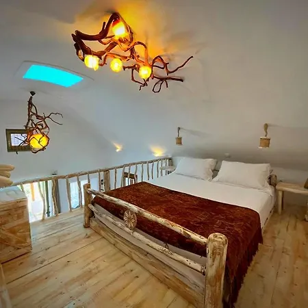 Guest house Aliori Art Caves Aegiali