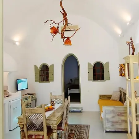 Aliori Art Caves Guest house Aegiali