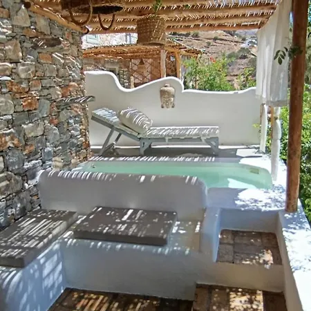 Aliori Art Caves * Aegiali