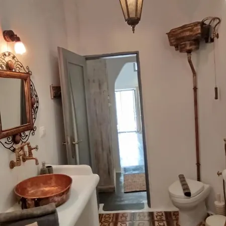 Aliori Art Caves Guest house *